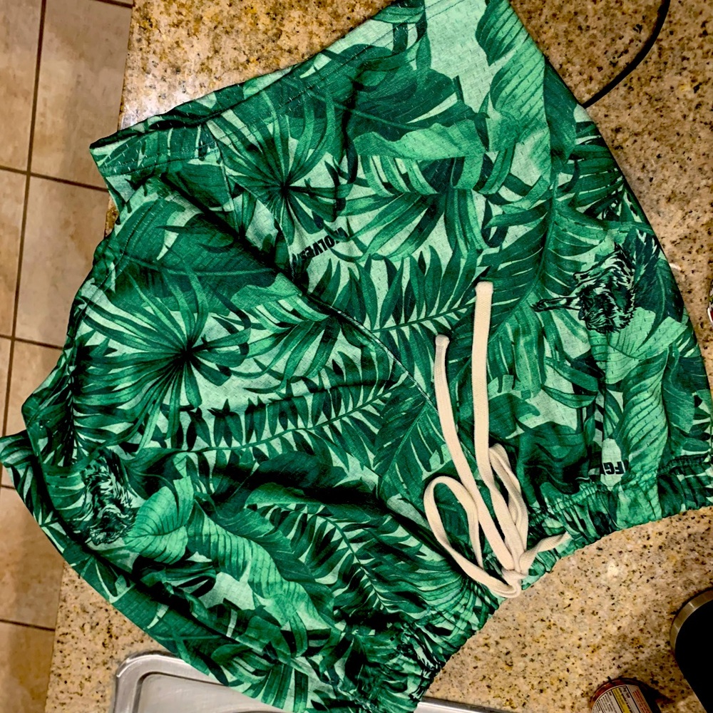 Darc Sport jungle mesh shorts size large